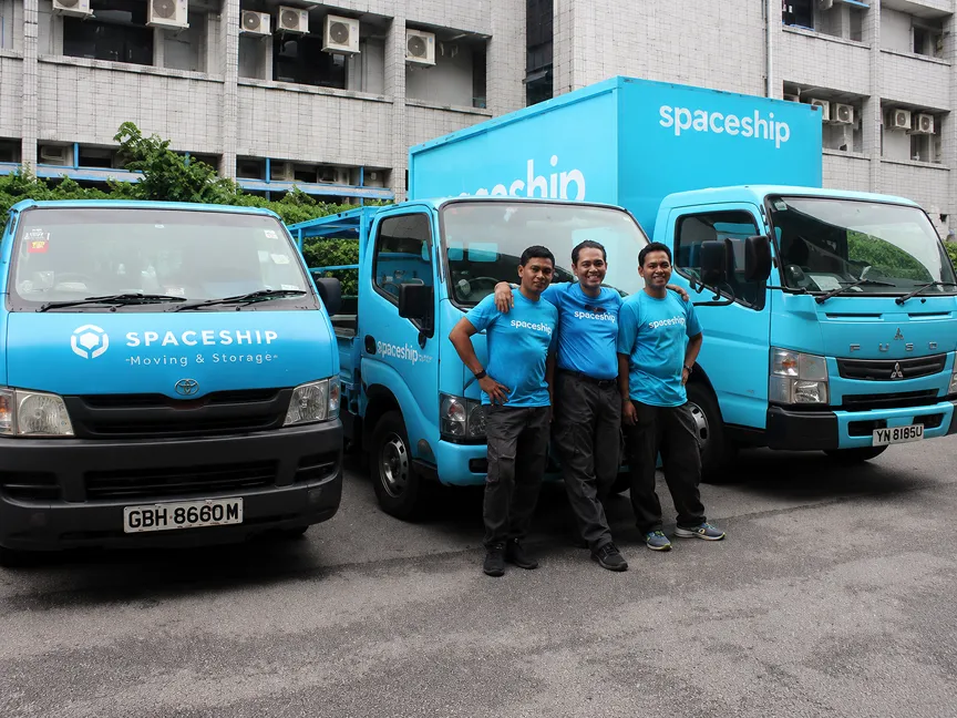 Spaceship moving team of drivers and vehicles