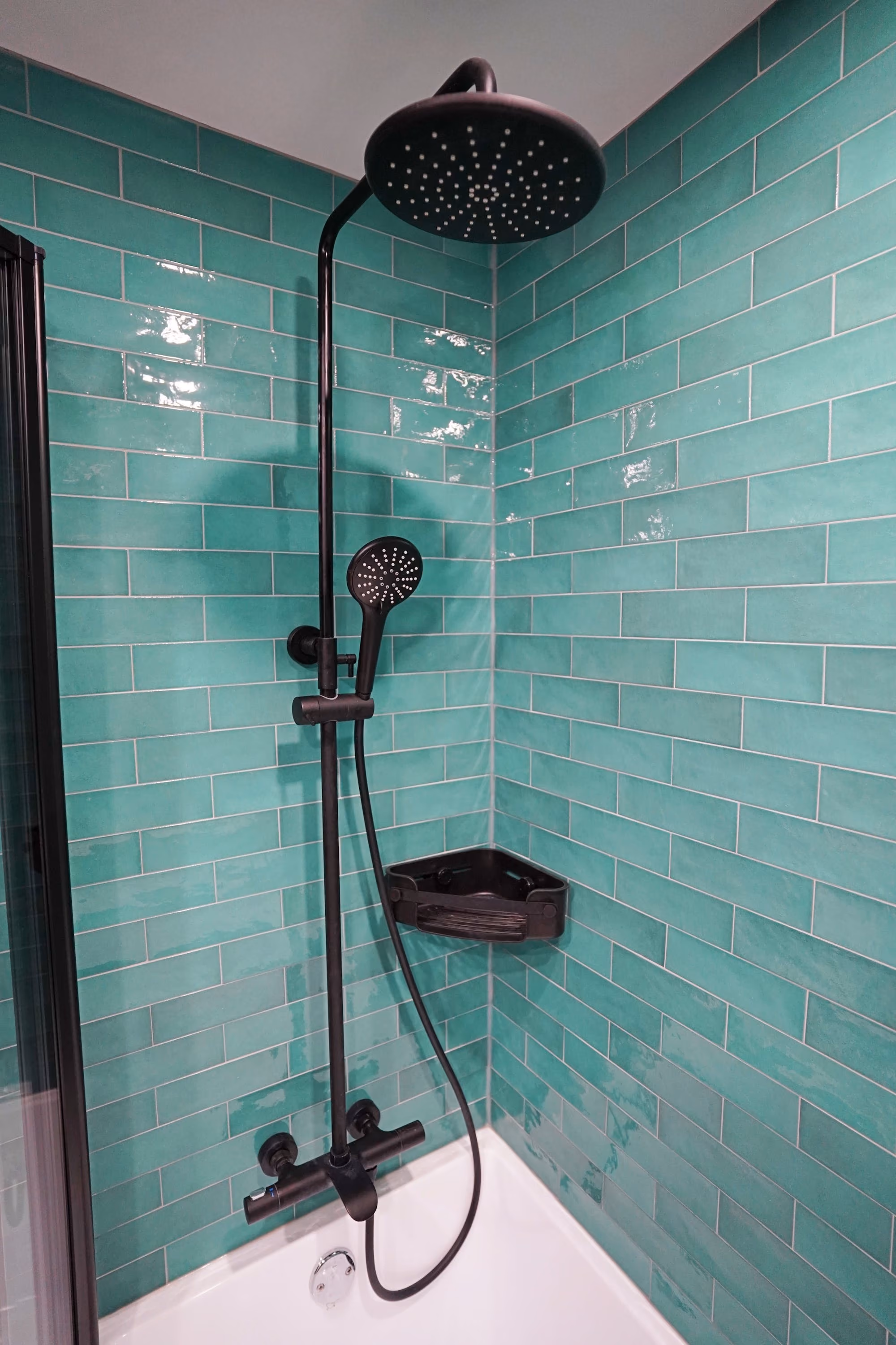 Remodelación de baño con nuevo sistema de regadera