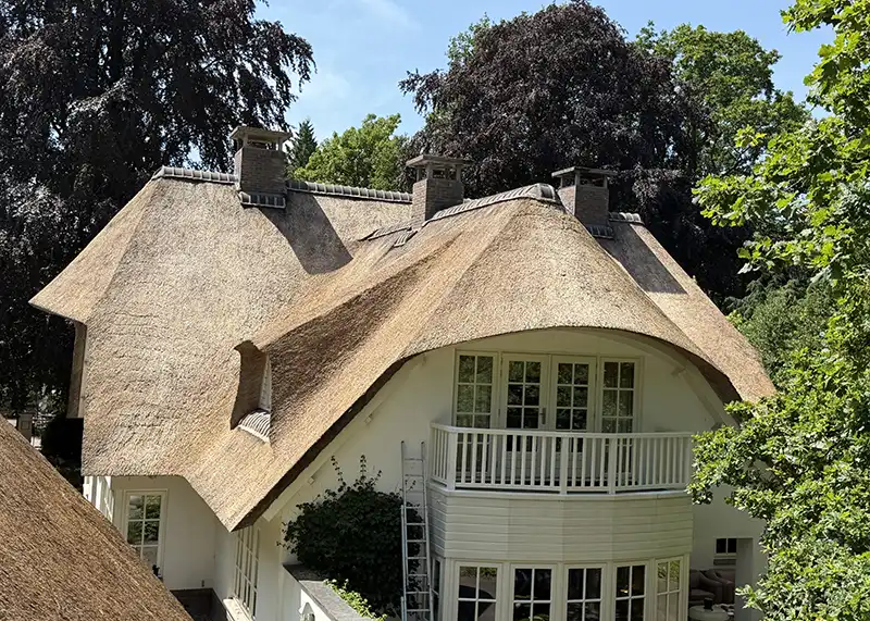 Dit mooie huis in Engelse Cottage-stijl ziet er weer als een plaatje uit