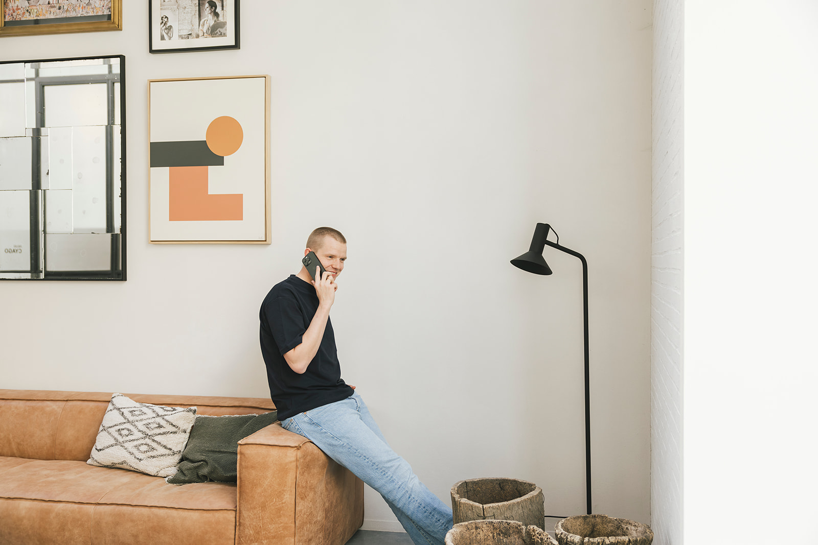 Sales trainer Ferre Bynoe begeleidt een verkoopteam in Roeselare