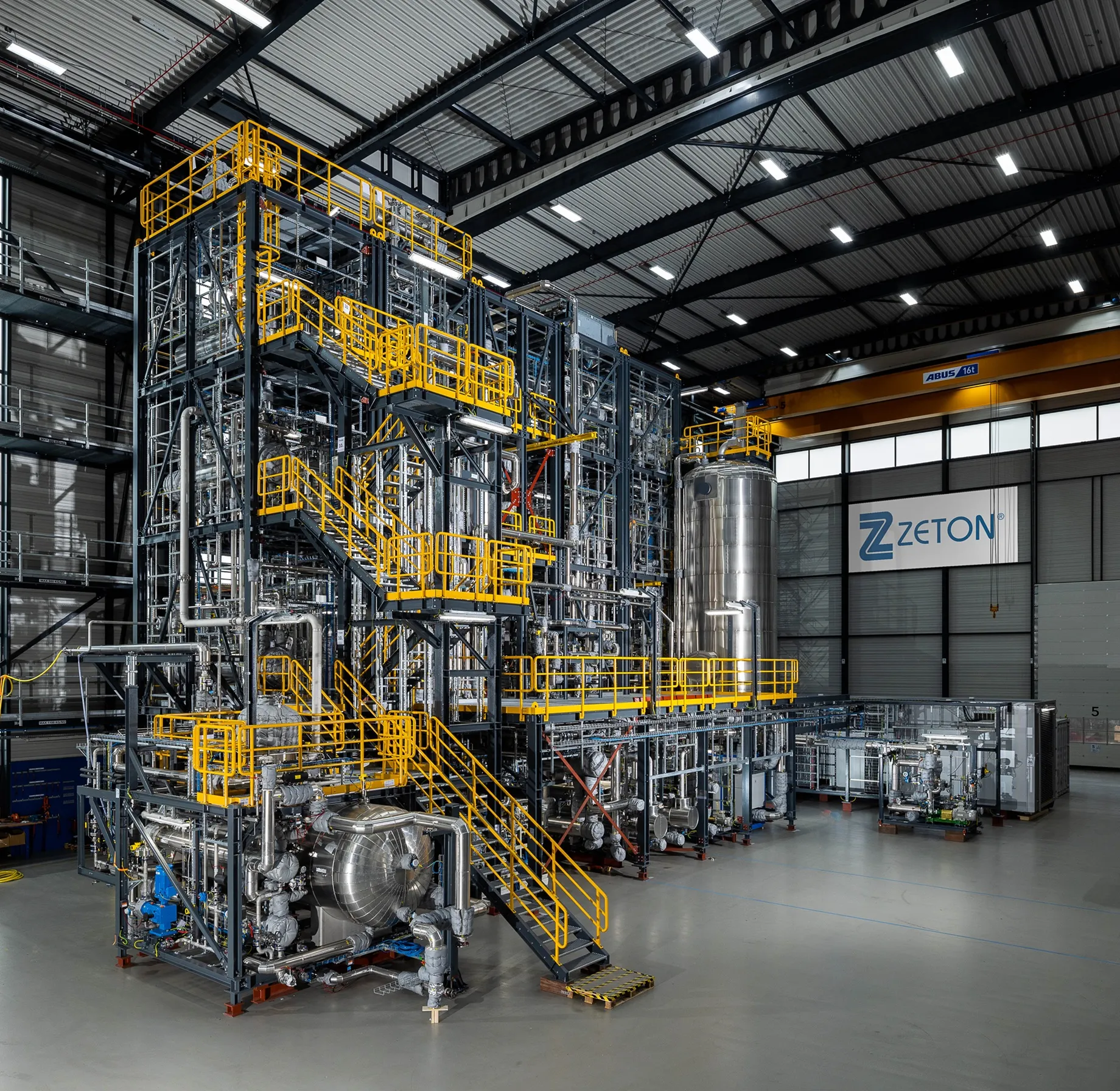 Large multi-level pilot plant in the Zeton fabrication hall
