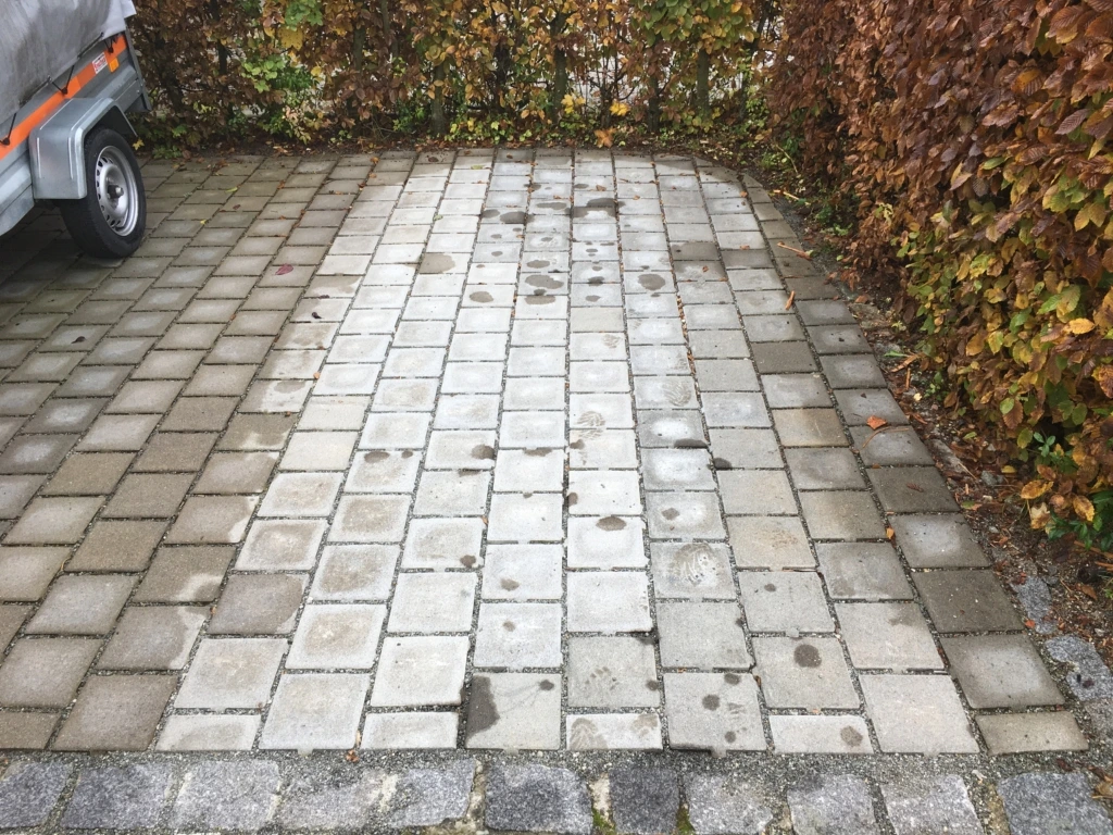 Ölflecken und stark verschmutzte Oberflächen entfernen