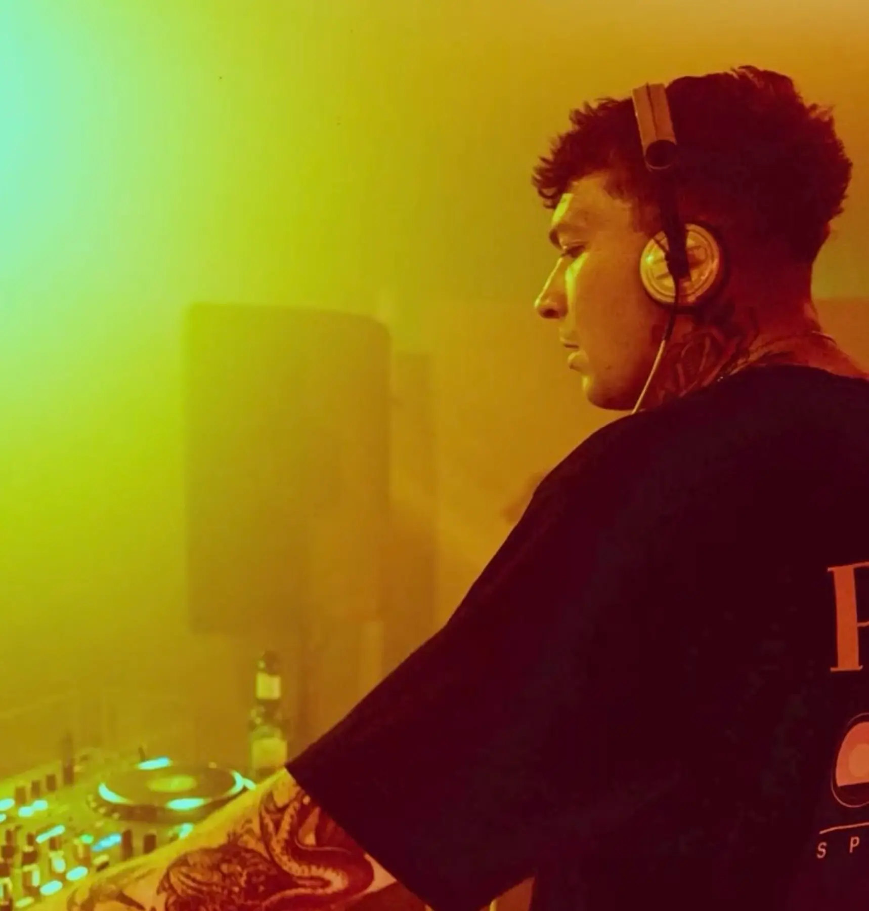 Bish DJing at a previous House Party event