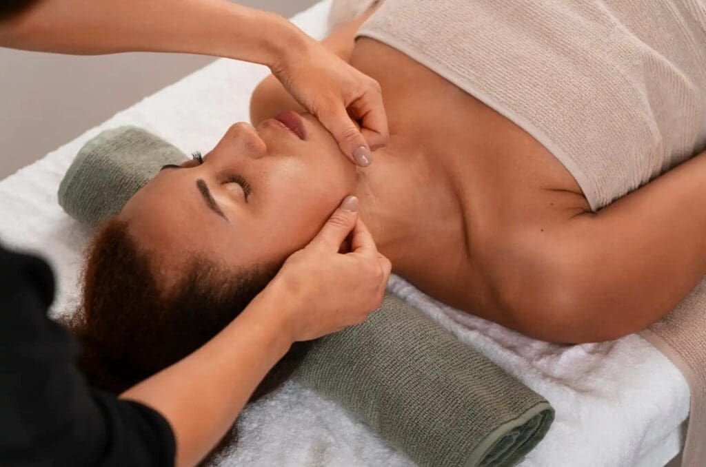 Manual lymphatic drainage technique at Transformare Bellezza
