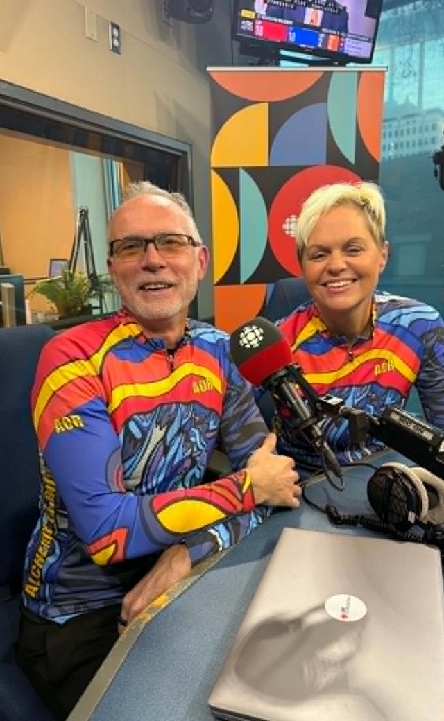 Alchemy of Ride jersey at a radio interview