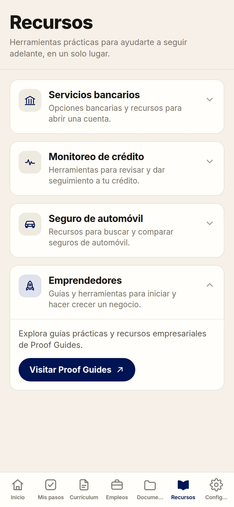 Pantalla de Recursos de Free and Forward con banca, monitoreo de crédito, seguro de auto y recursos para emprender