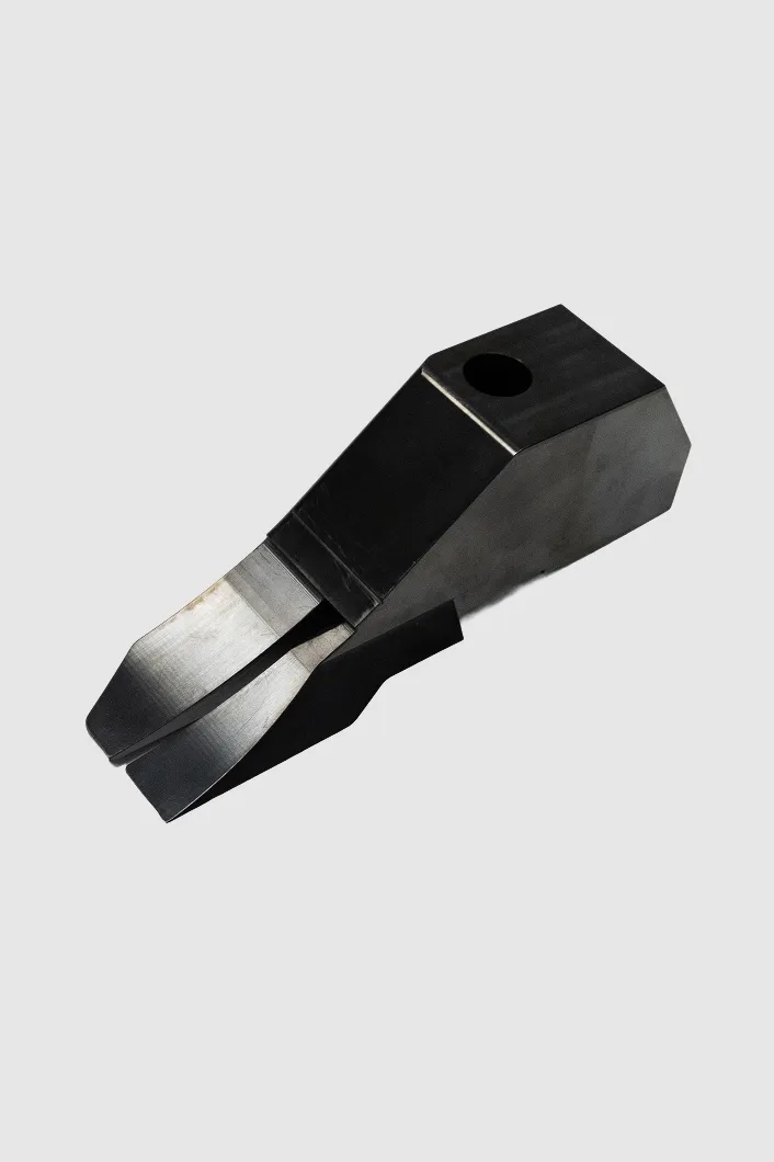 Black-finished metal clamping part with prismatic jaws