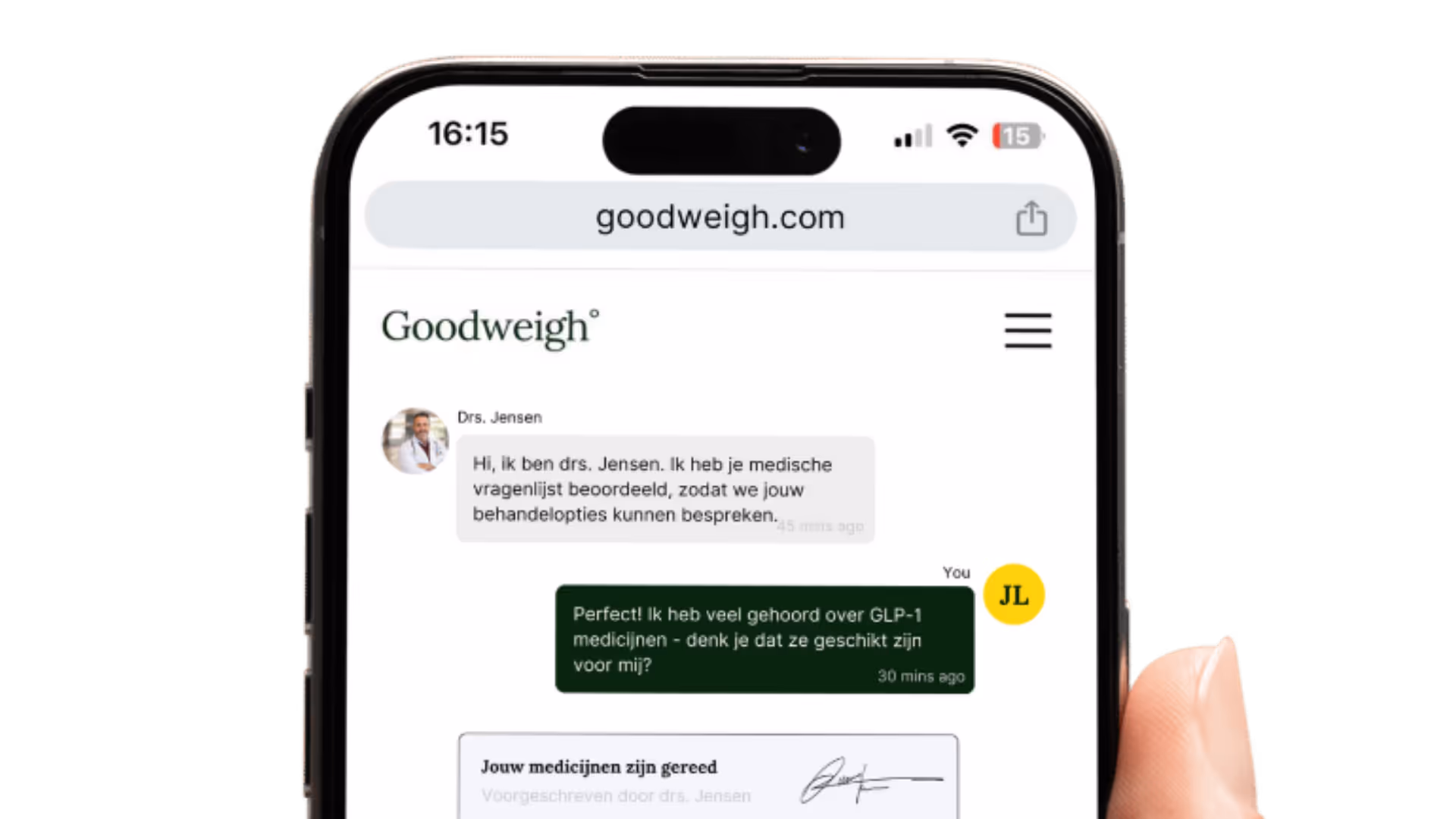 Iemand die op een telefoon aan het chatten is met een arts