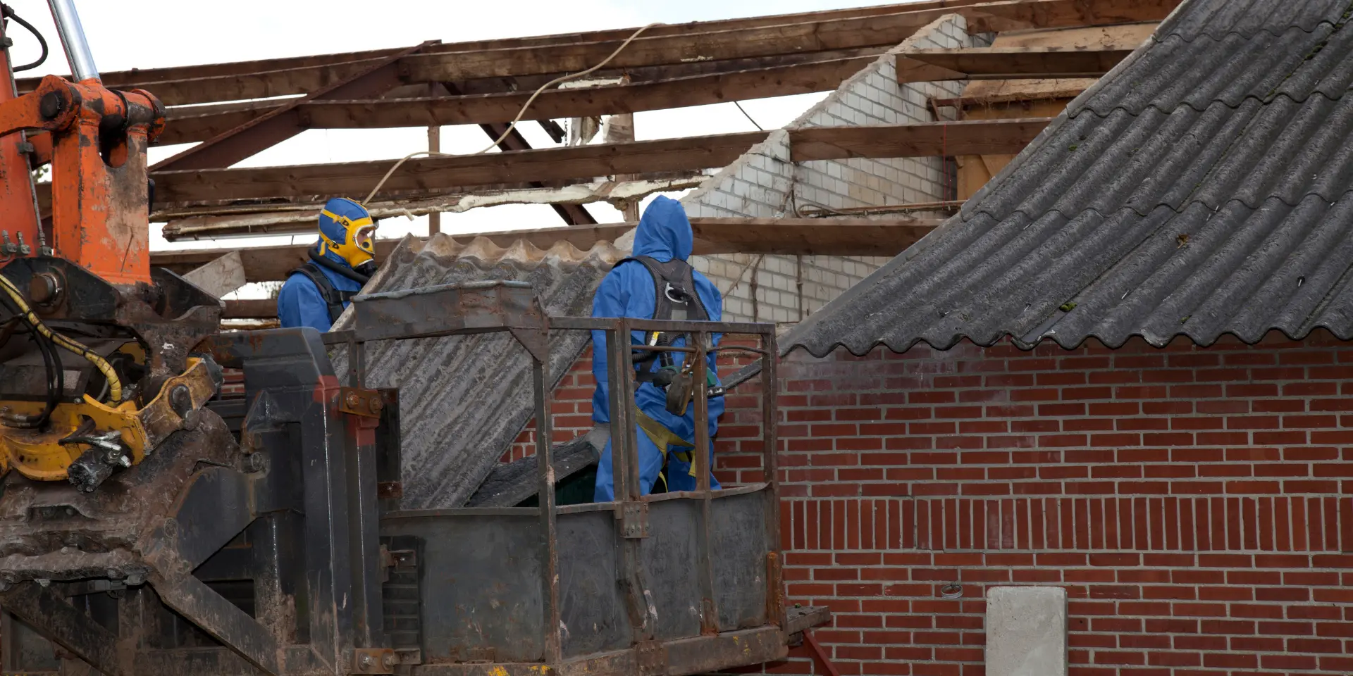 Zone de chantier balisée avant assainissement