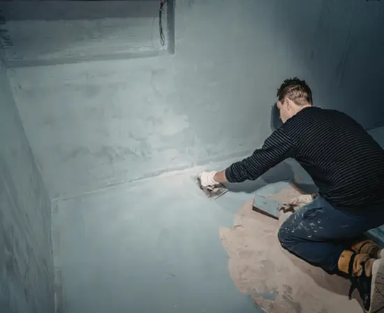 Peinture anticorrosion écaillée sur une structure métallique