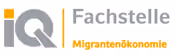 Logo der iQ Fachstelle für Migrantenökonomie mit grau-orangefarbenem Schriftzug und senkrechtem Trennstrich.