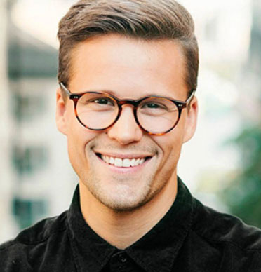 Filip Tröger, Flarie