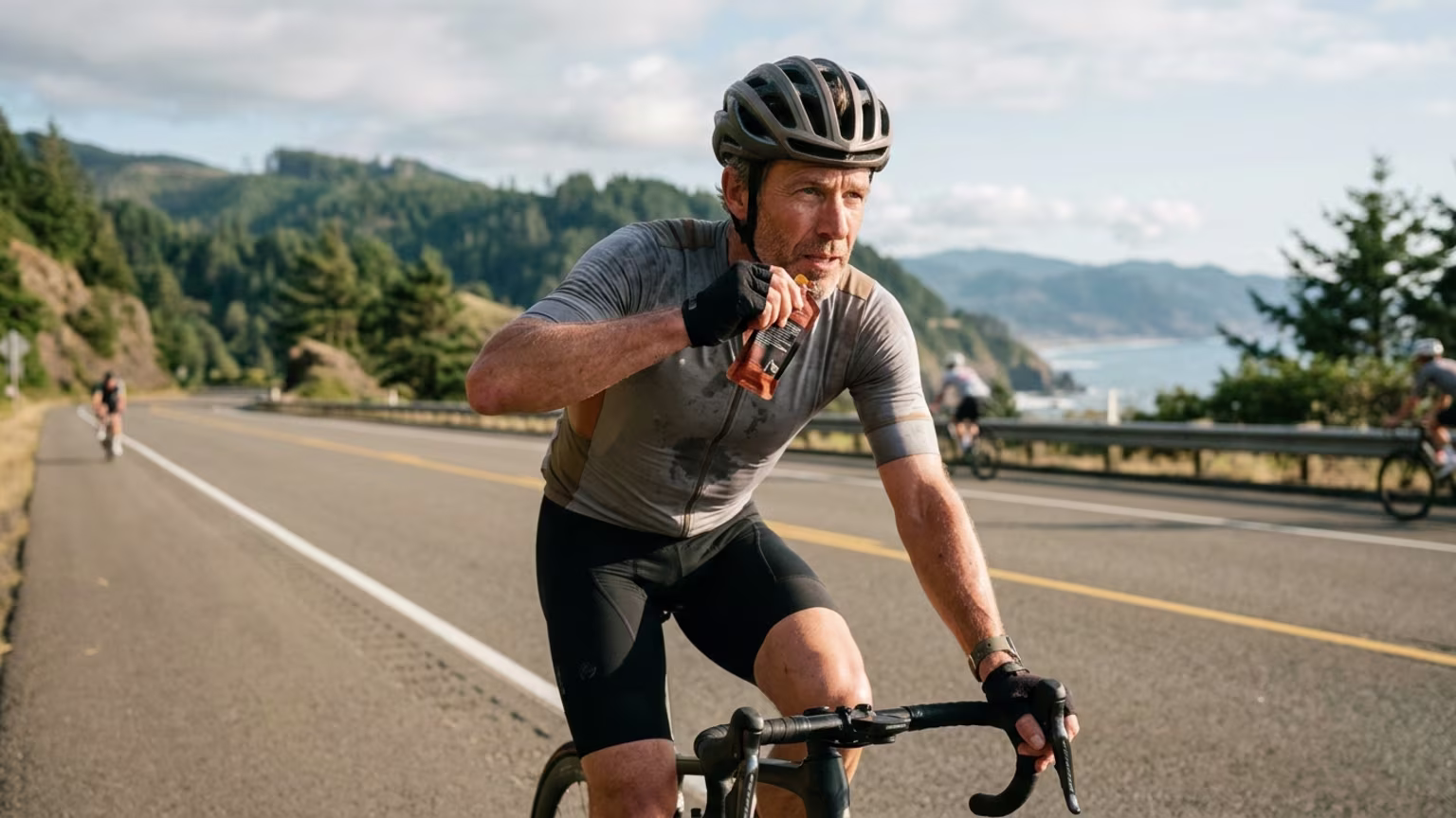 How Higher Carbohydrate Intake Preserves Power During Prolonged Cycling