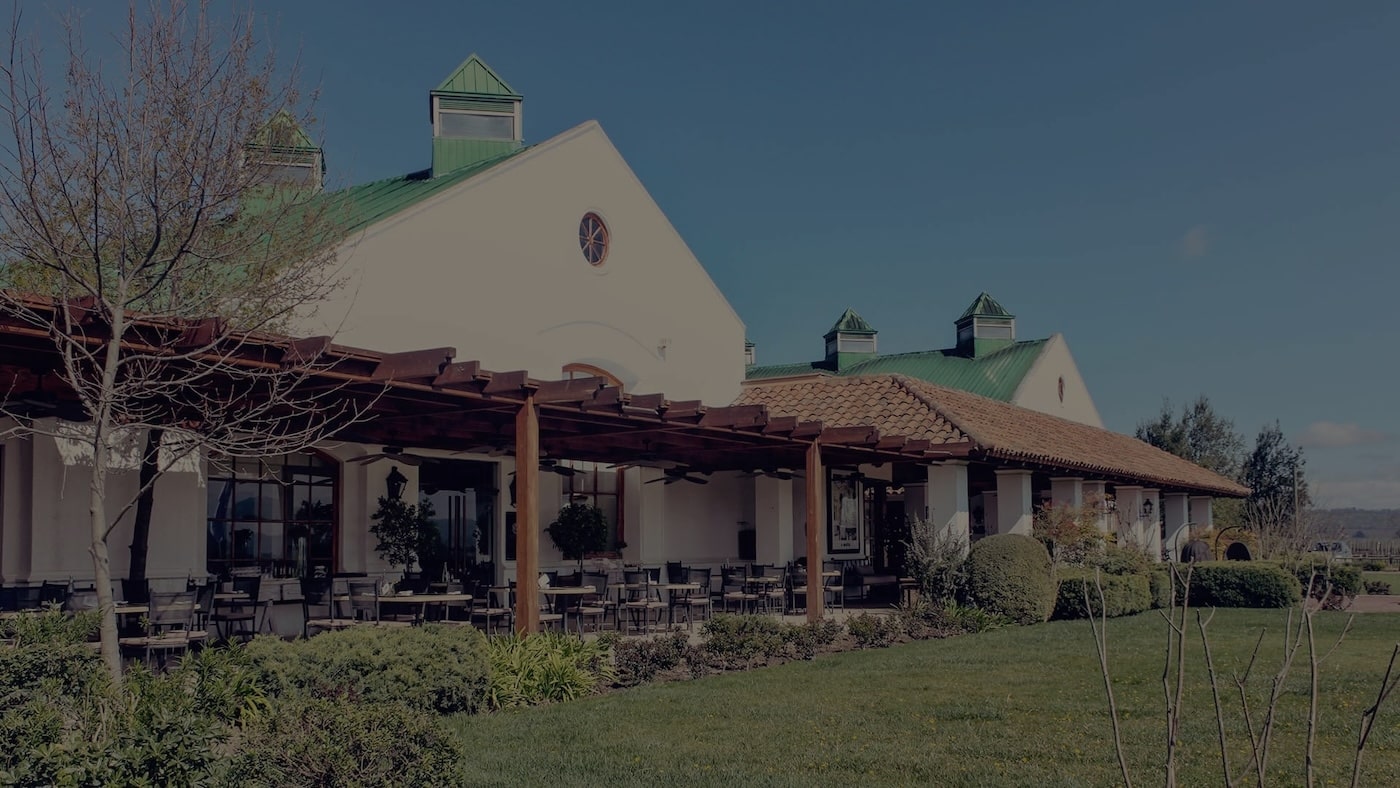 Passeio com degustação e refeição na Casas del Bosque.