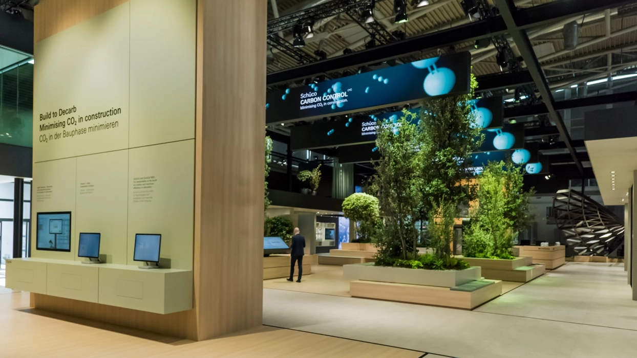LED-Banner am Schüco-Messestand, Ansicht 9