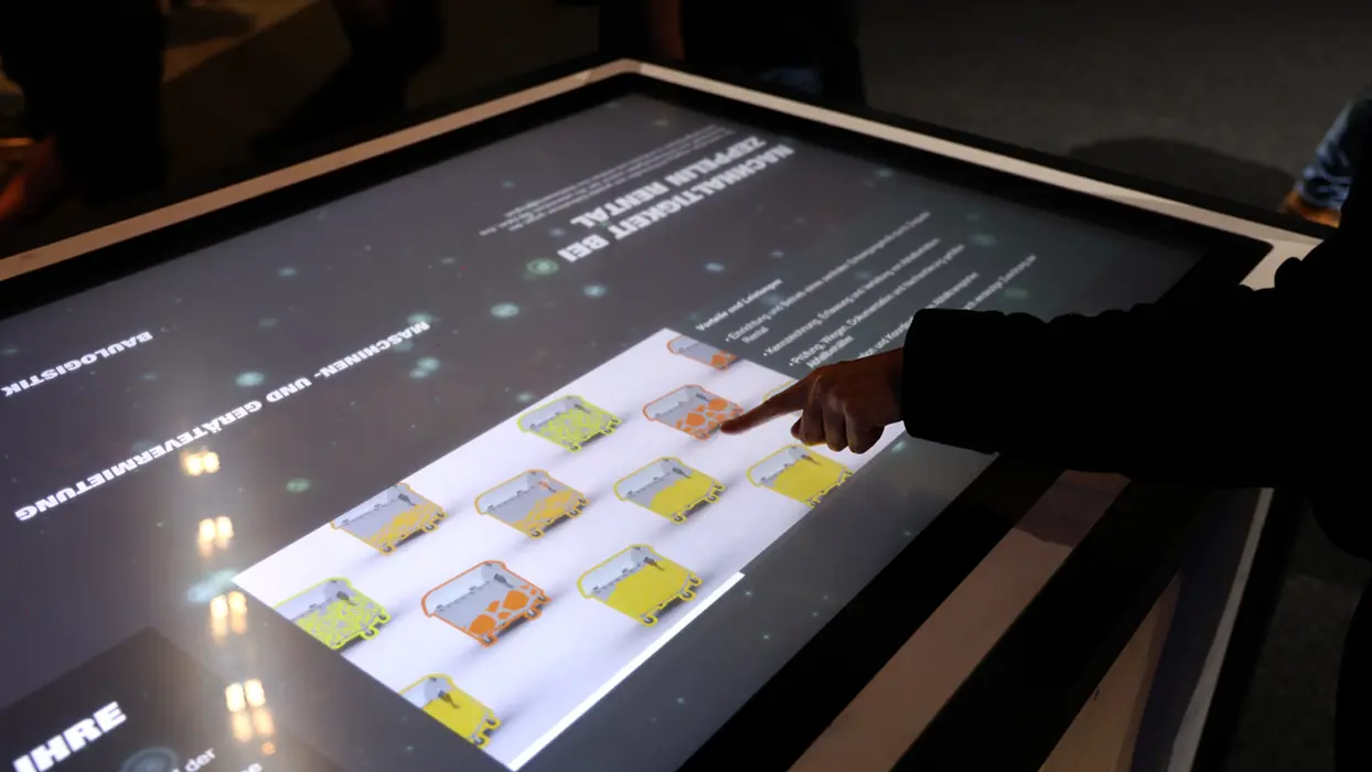 Project view 11 of “Zeppelin – BAUMA”