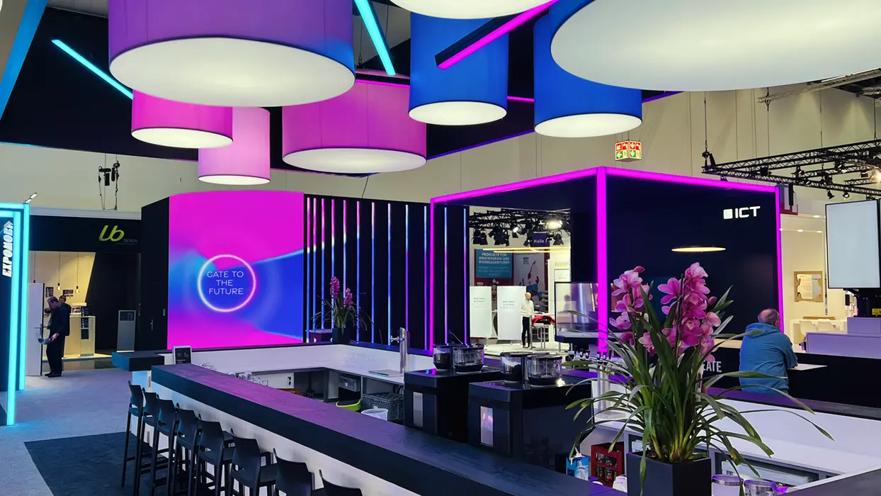 Curved LED surface at EuroShop 2023, view 5