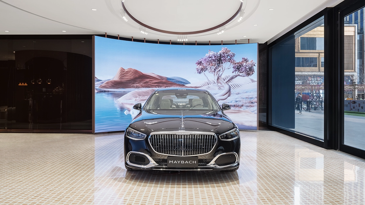 Mercedes-Benz S-Class in a showroom, view 7