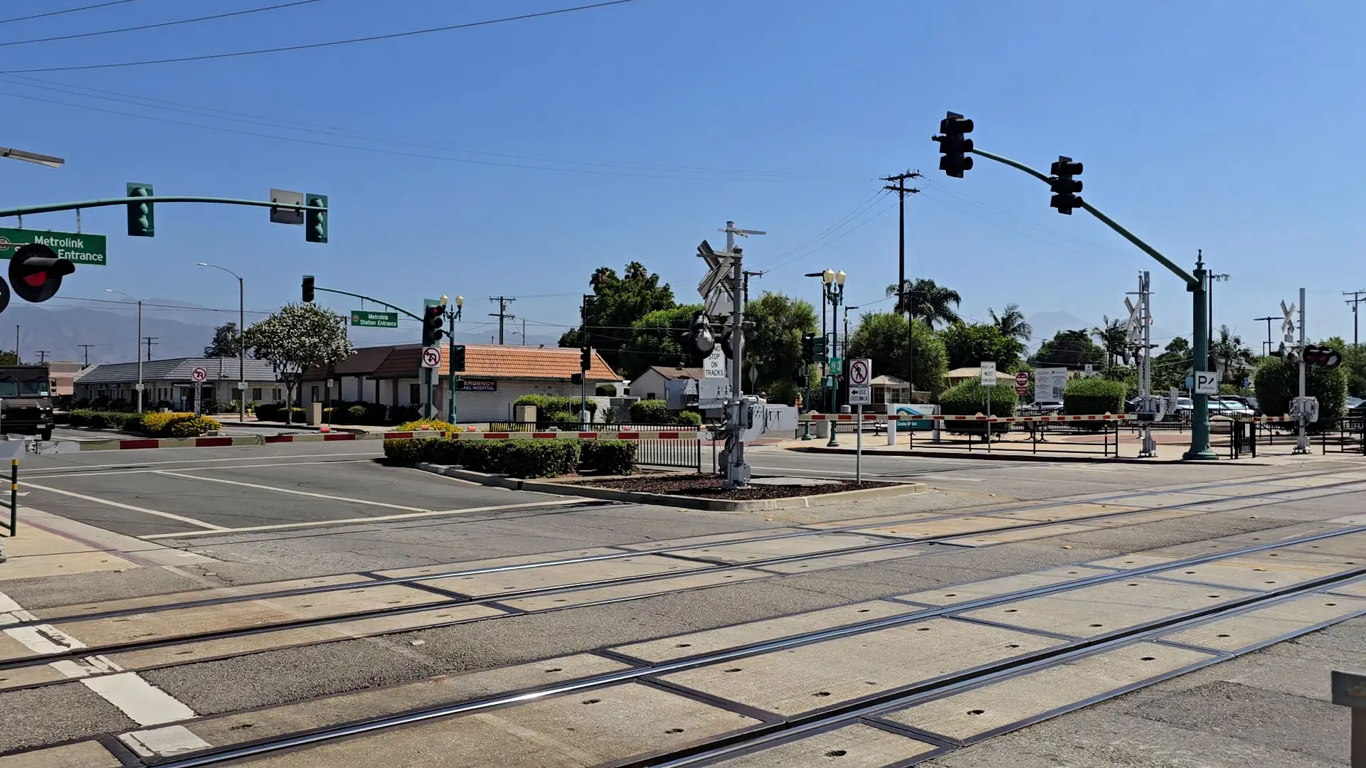 Citrus Avenue Railroad Crossing Safety & Quiet Zone Improvements — existing rail-crossing condition 5