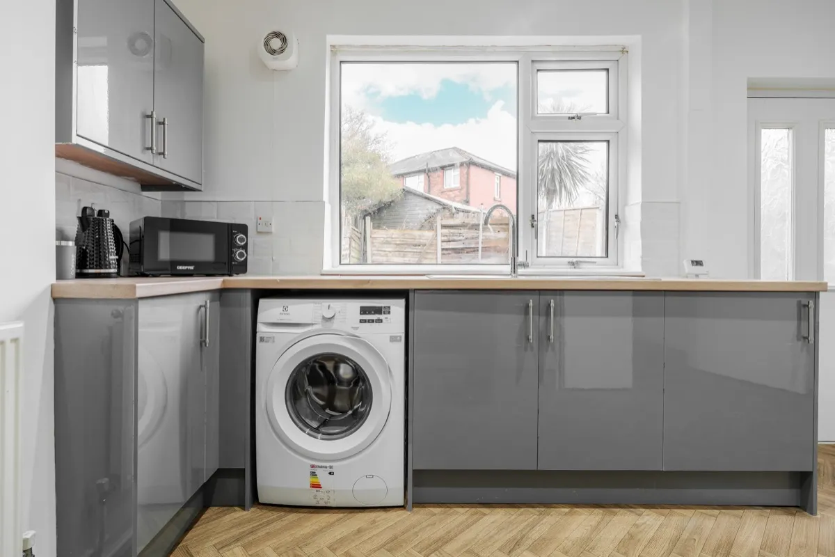 Inside 64 Macdonald Avenue in Farnworth, Bolton, photo 9