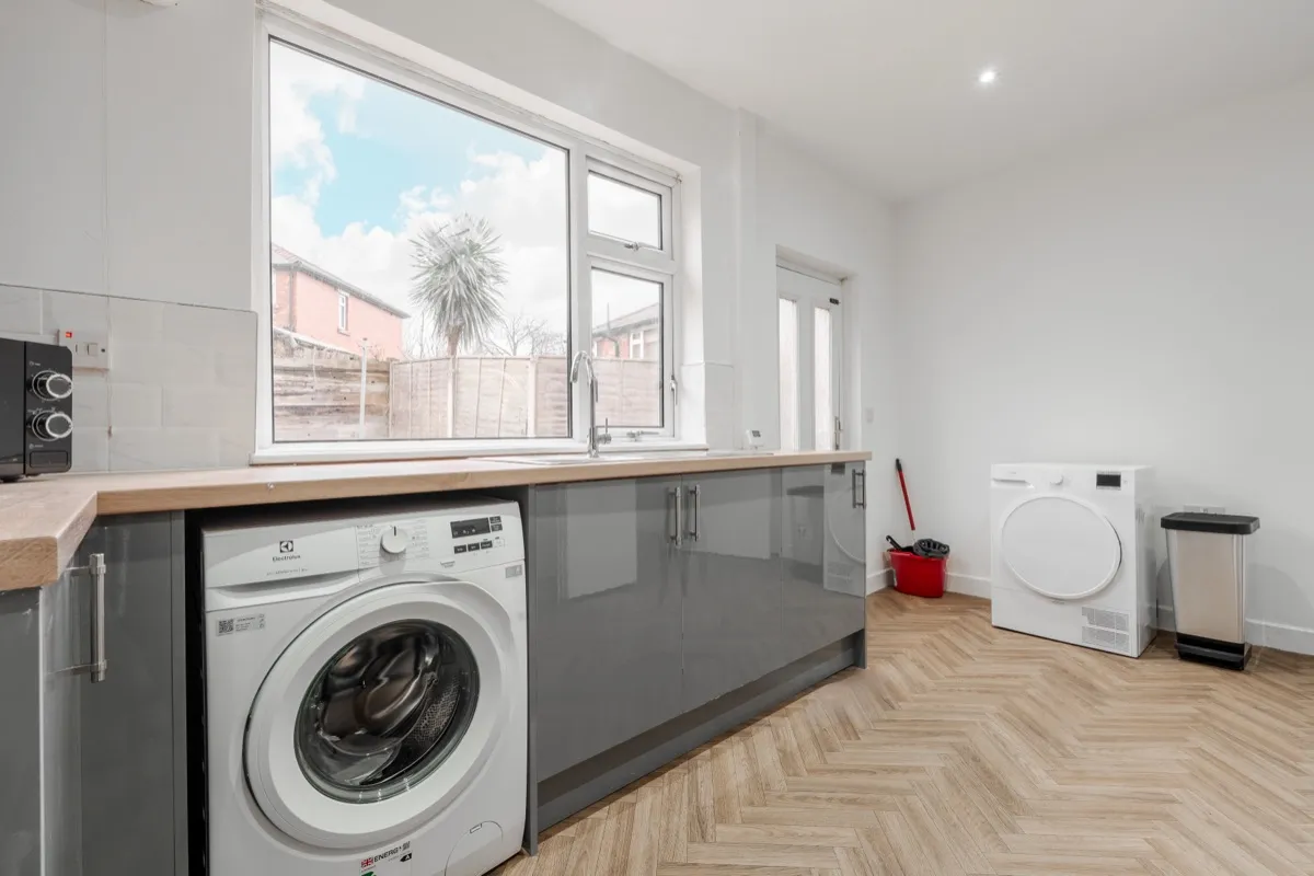 Inside 64 Macdonald Avenue in Farnworth, Bolton, photo 7