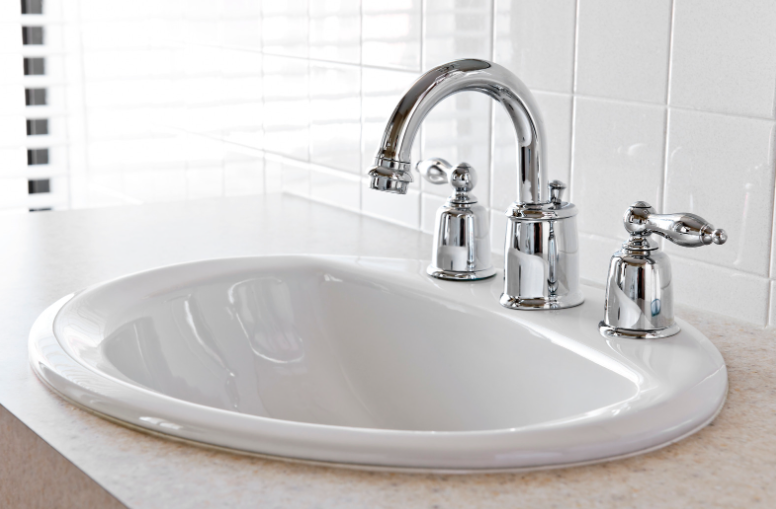 Sink options and how they contribute to the total bathroom renovation cost.