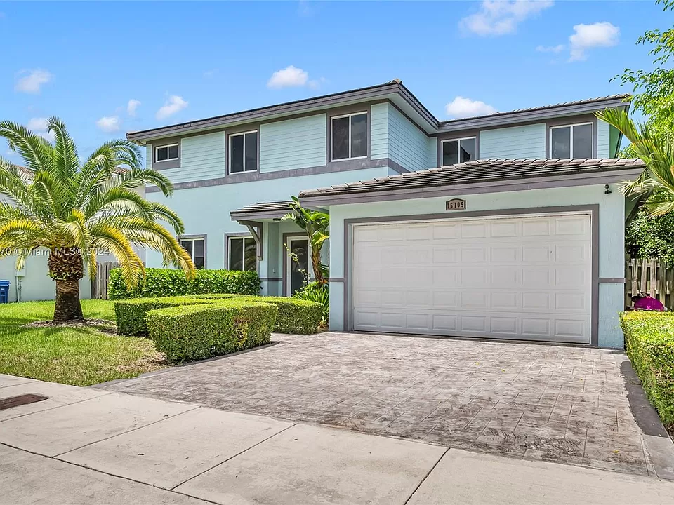 15105 SW 180th St, Miami, FL 33187