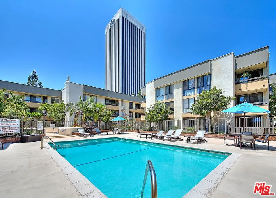 750 S Spaulding Ave Apt 118, Los Angeles, CA 90036