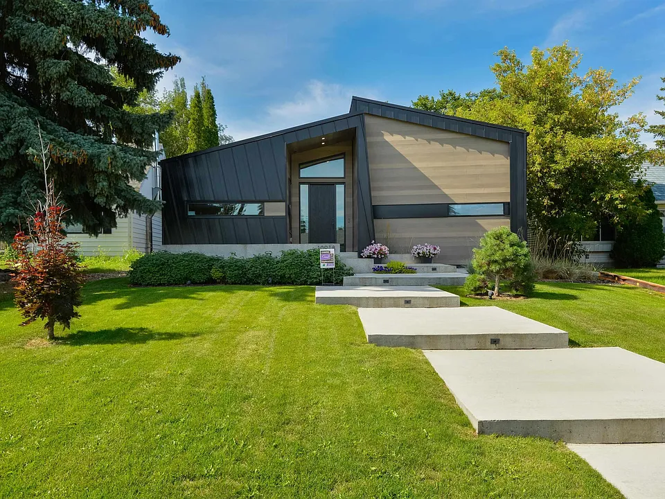 10918 117th St NW, Edmonton, AB T5H 3N6
