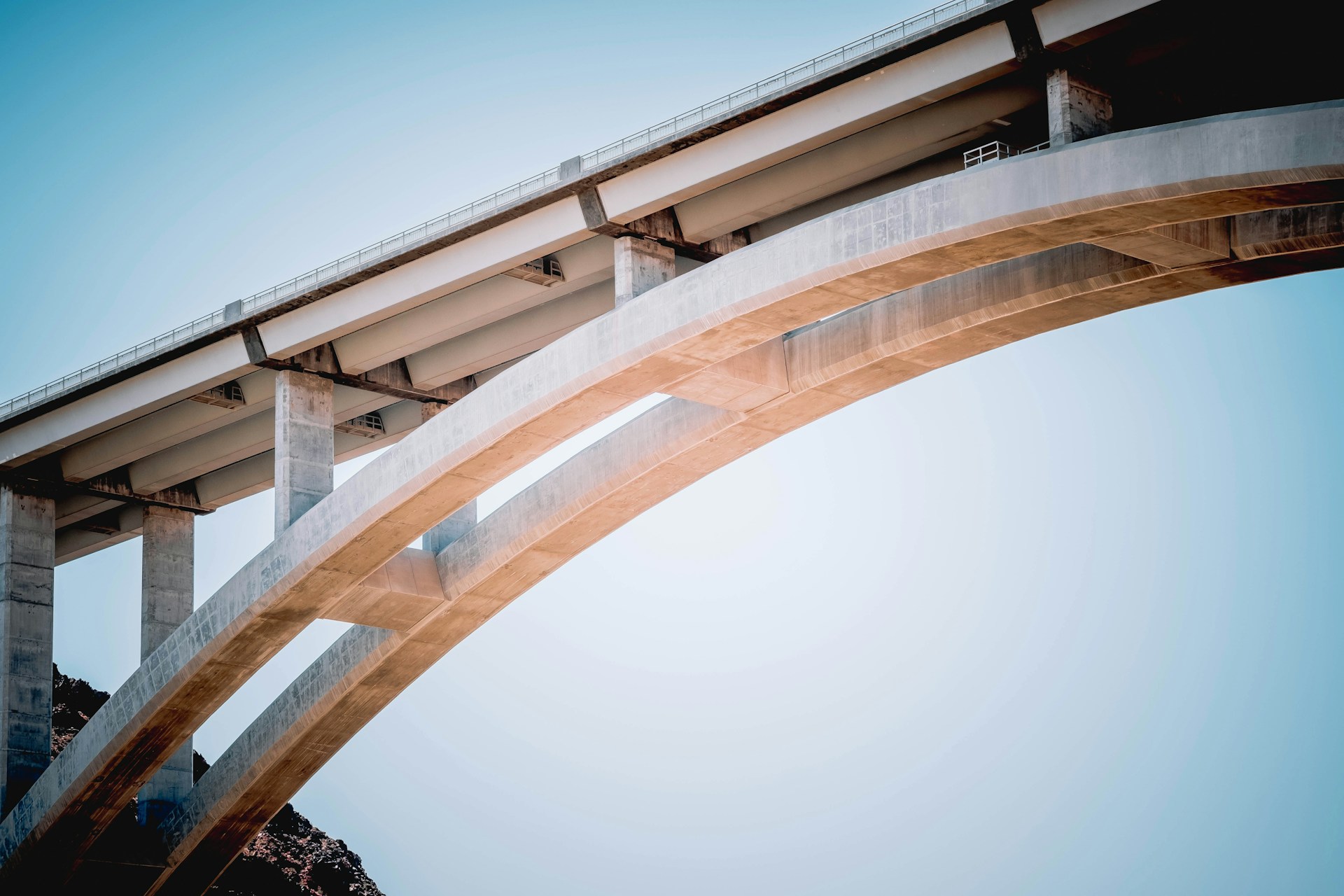 Bridging the Price Gap Between Buyer and Seller