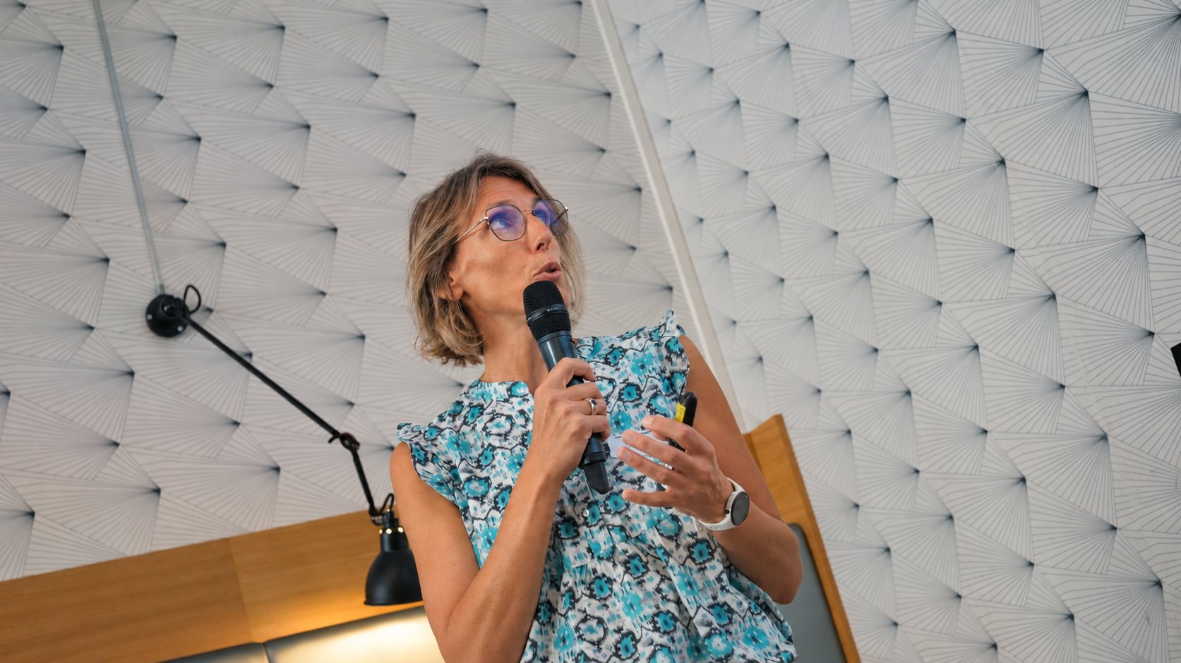 Marinette Dalbard, co-fondatrice de Capra Alta, présente les résultats de l'étude