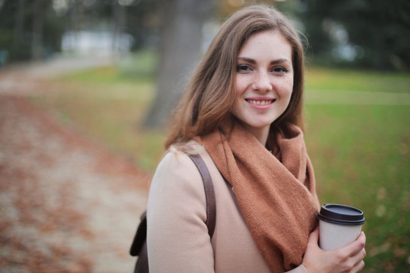 Profile picture of Alina Moreau, lorem ipsum dolor sit amet.