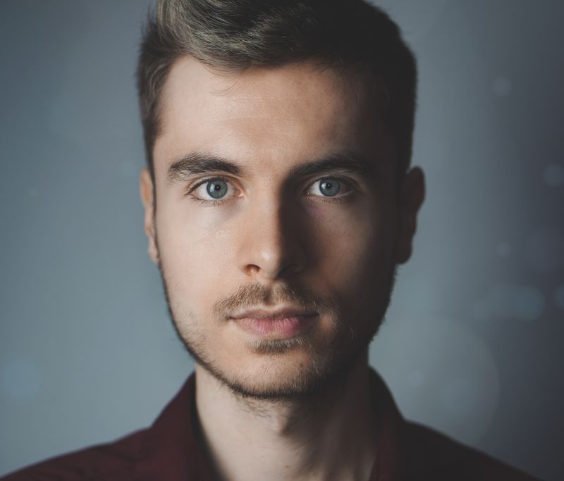 Profile picture of Theo Lindgren, lorem ipsum dolor sit amet.