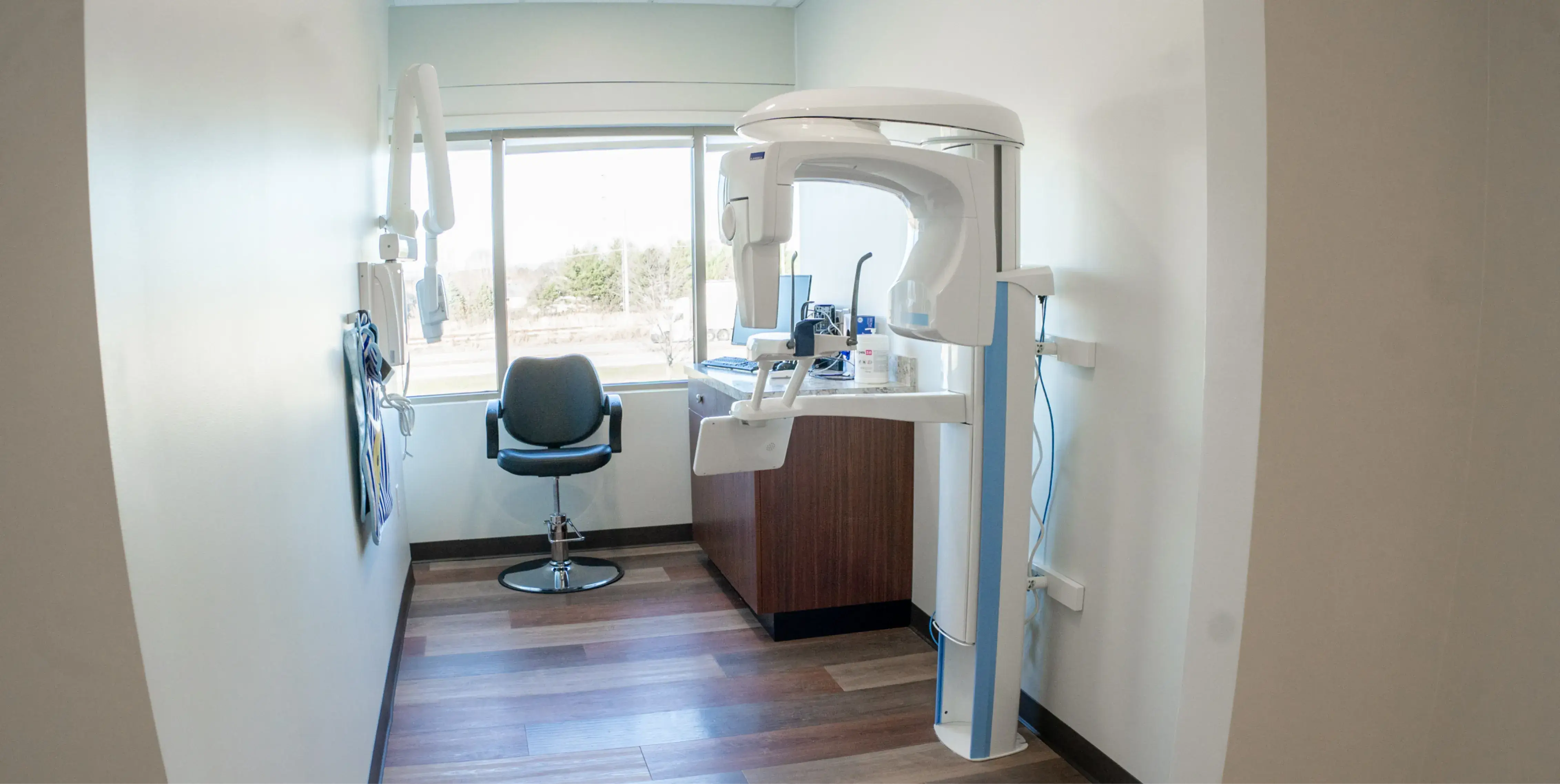 A room with X-ray scanner