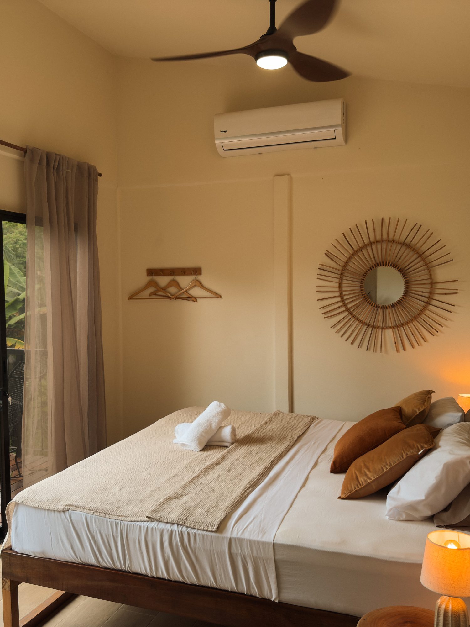 Morpho Lodge bedroom