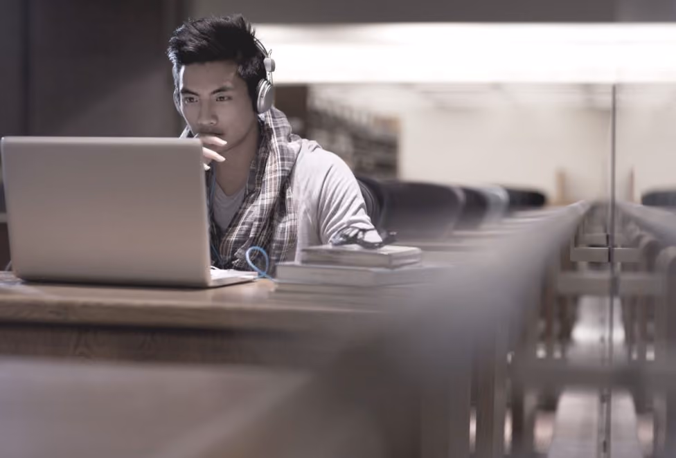 Deep Learning vs Machine Learning: What’s the Difference?