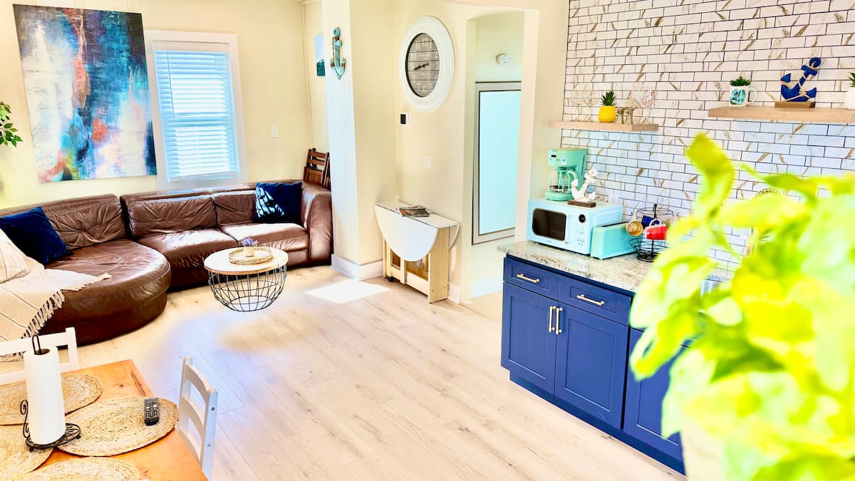 Taylor Shore House | Suite 2