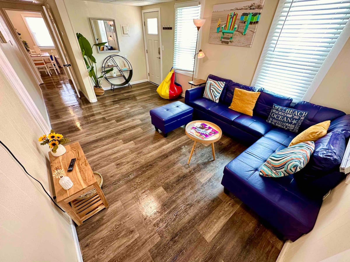 The Shoreline Apartments | Breeze Apt 2