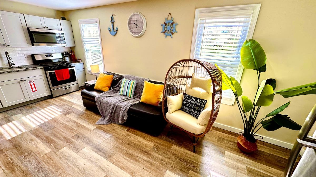 The Taylor House | Suite 1 – Sea Glass