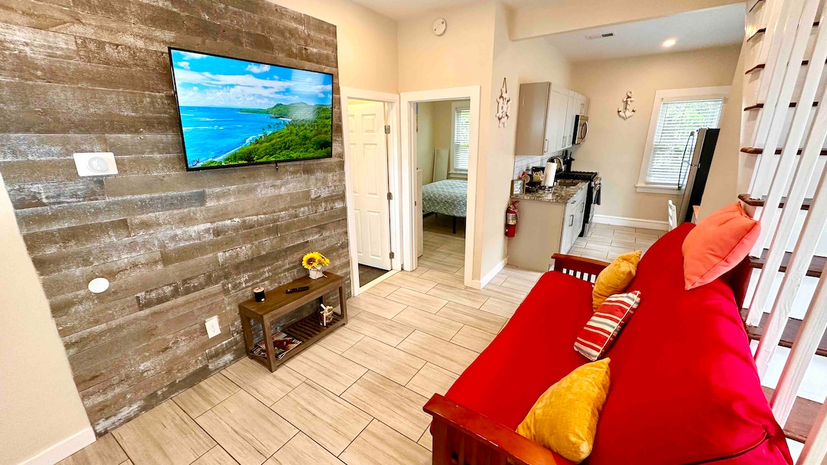 The Shoreline Apartments | Sunset Apt 4