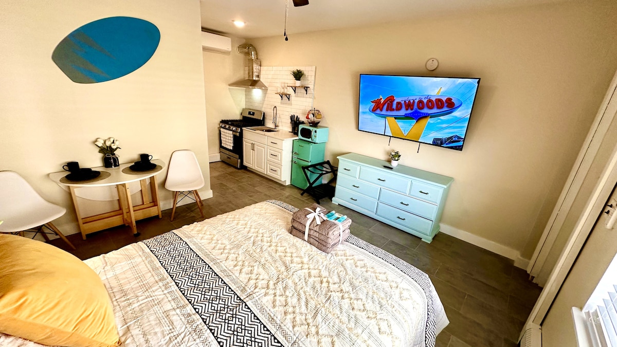 The Magnolia House | Boardwalk Suite