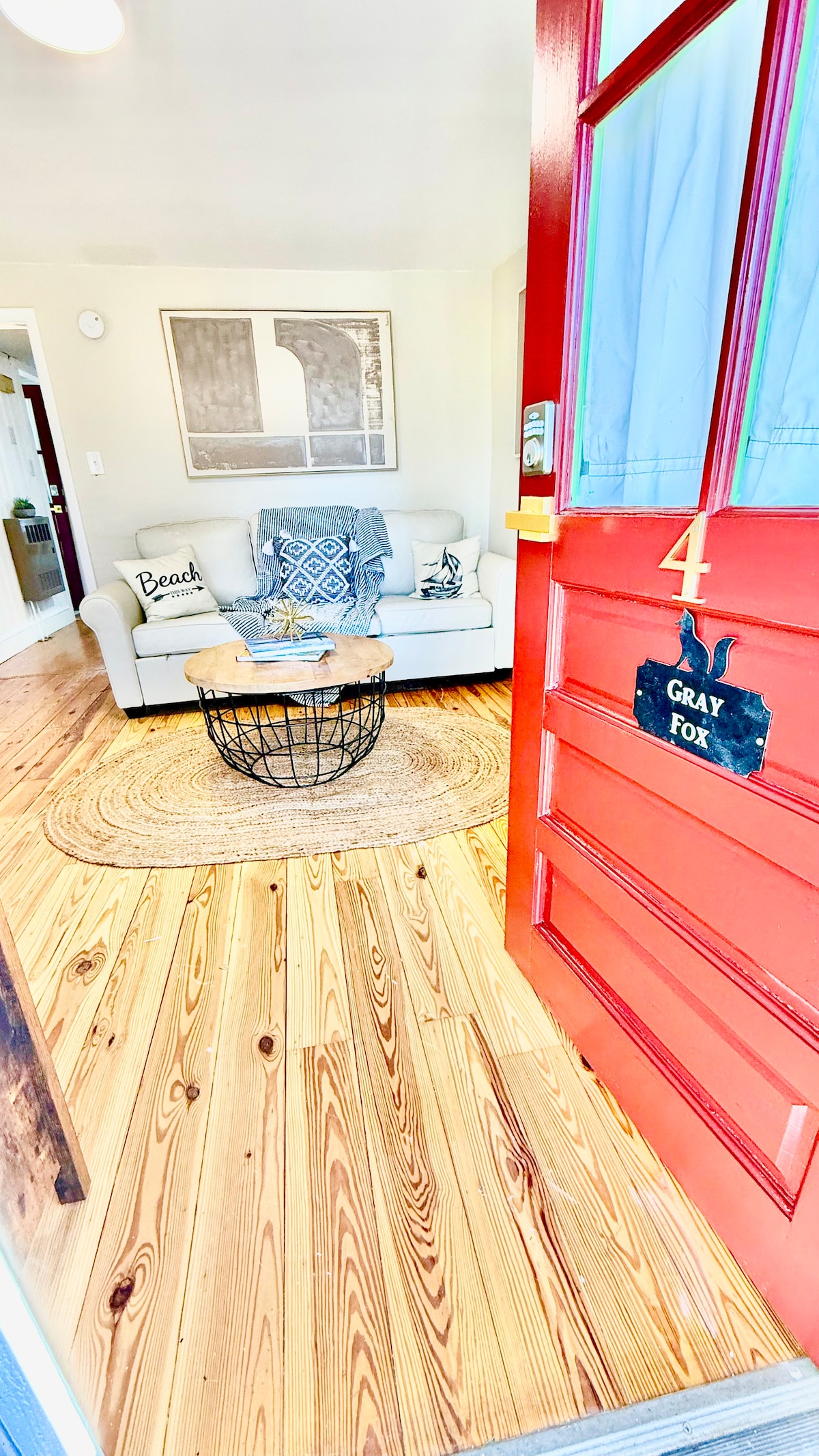 Red Fox Suites – The Gray Fox Suite