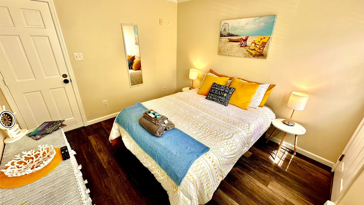 Elegant Queen Room with 50" TV & Private Bath