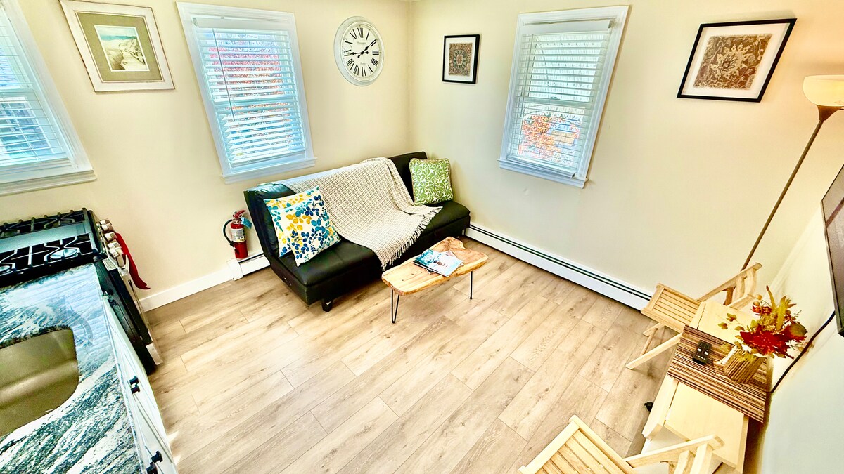 Living room image 7