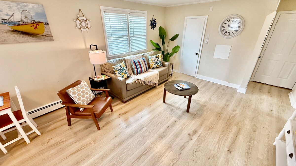 Living room image 7