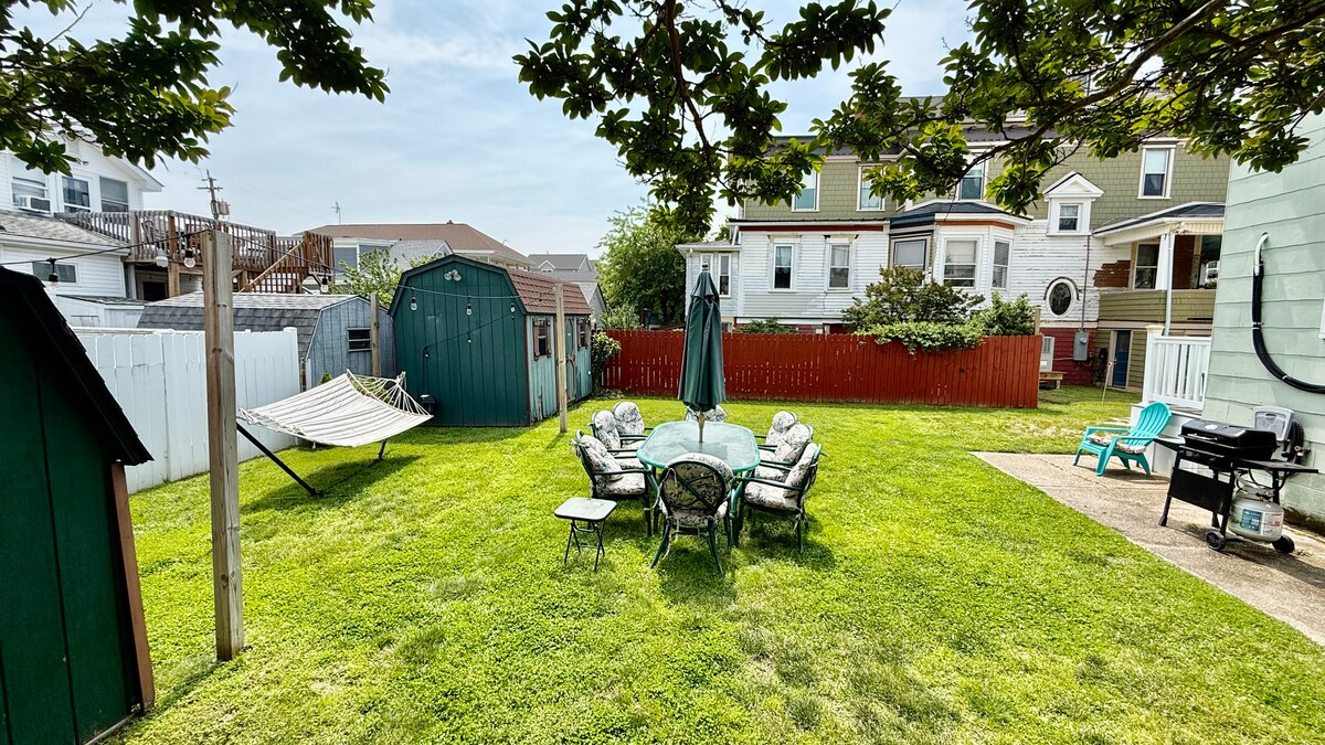 Backyard image 4