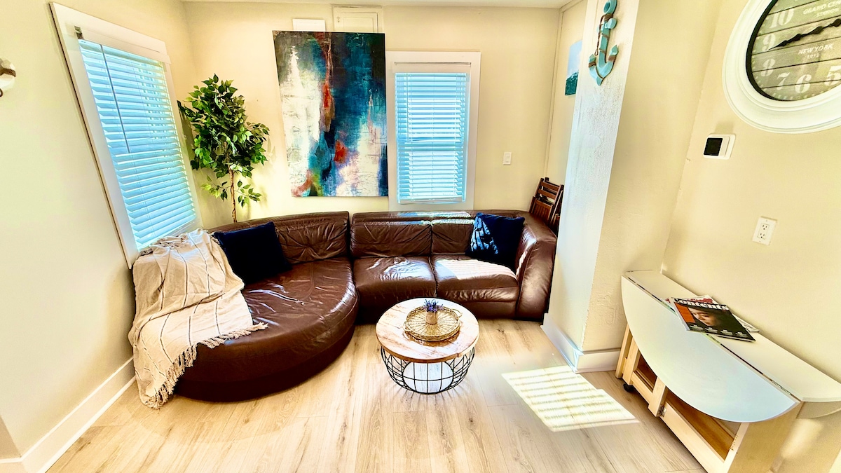 Living room image 2