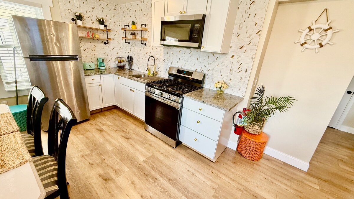 Full kitchen image 4