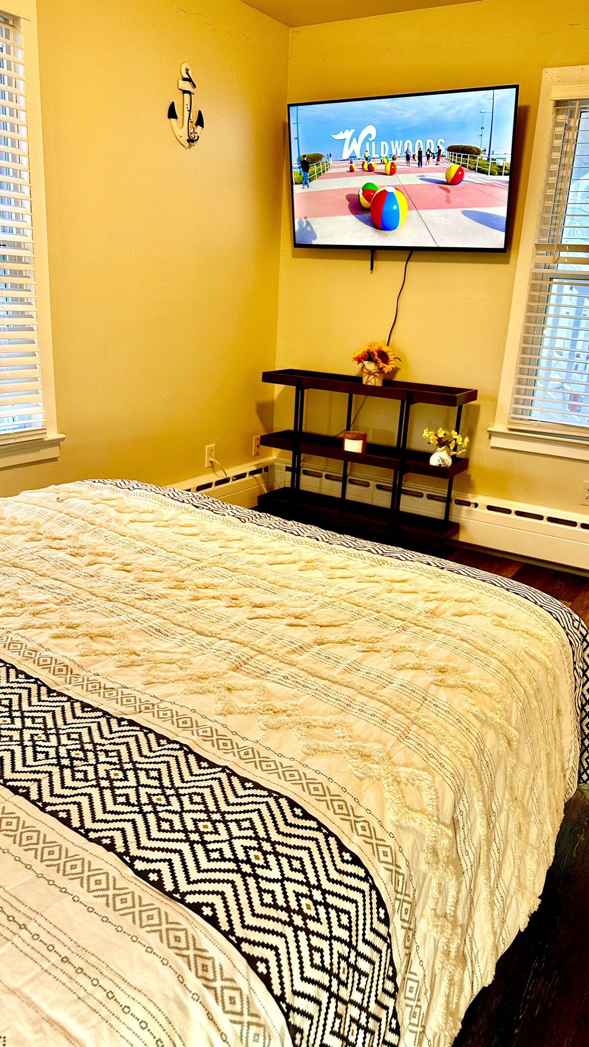 Bedroom 3: Luxurious Queen Bed with Premium Mattress and 55'' TV
