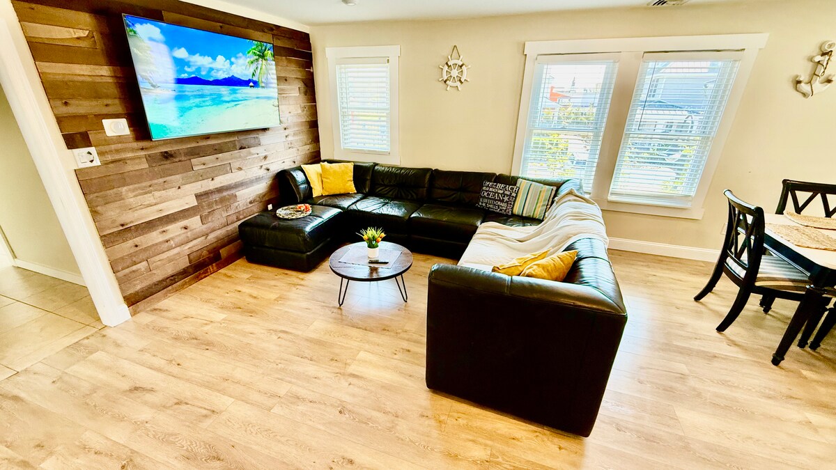 Living room image 6